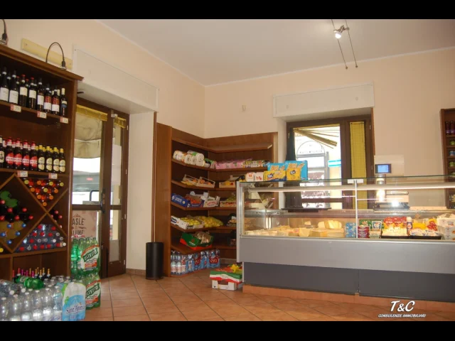 Appartamenti in Vendita - Torre pellice negozio