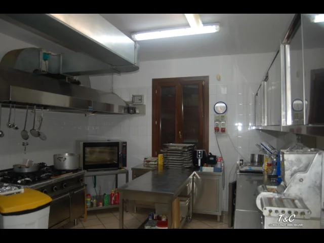 Appartamenti in Vendita - Torre pellice negozio