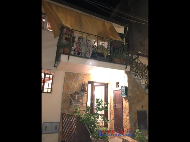 Rosignano marittimo - centro storico trilocale con taverna