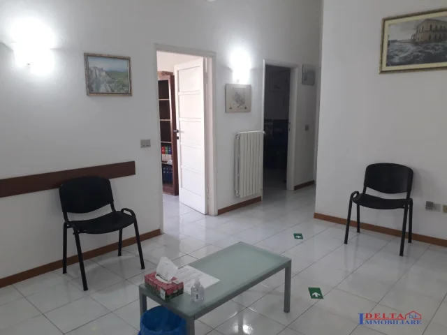 Si affitta studio, disponibile 3 giorni settimanali