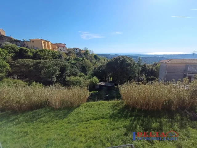 Appartamenti in Vendita - Bilocale vista mare ingresso indipendente