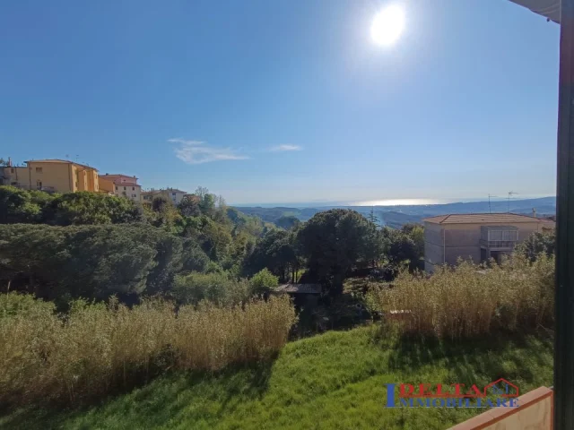 Appartamenti in Vendita - Bilocale vista mare ingresso indipendente