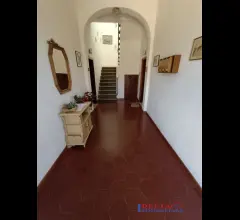 Appartamenti in Vendita - Vendesi in quafrifamiliare, appartamento con grande giardino