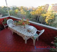 Zona calzabigi piano alto 5 vani salone triplo balconato