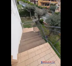 Appartamenti in Vendita - Rosignano località caletta terra ampio giardino