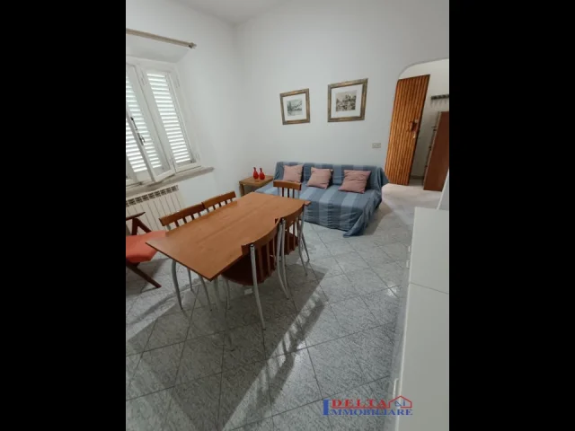 Appartamenti in Vendita - A 50 mt. dal mare!!! - affitto estivo - p.t. con veranda  -
