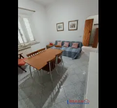 Appartamenti in Vendita - A 50 mt. dal mare!!! - affitto estivo - p.t. con veranda  -