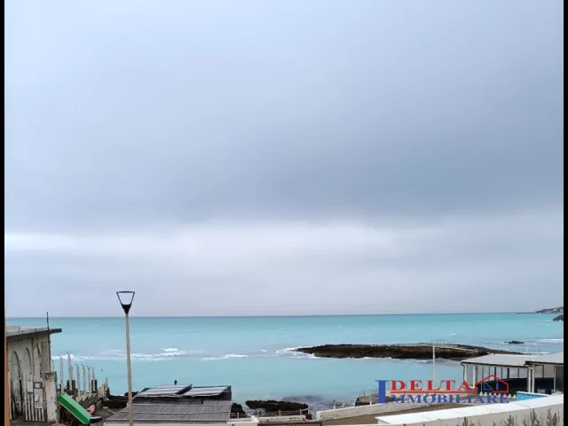 Grazioso bilocale - frontemare !!!! -
