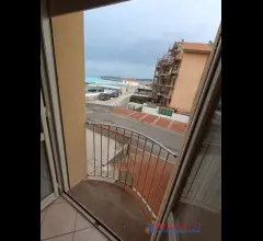 Appartamenti in Vendita - Grazioso bilocale - frontemare !!!! -