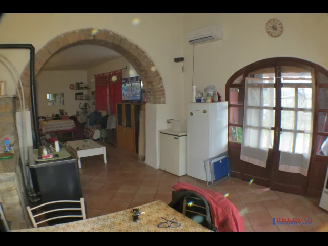 Appartamenti in Vendita - Rustico ristrutturato con terreno