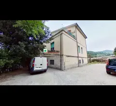 Appartamenti in Vendita - Tre locali con posto auto