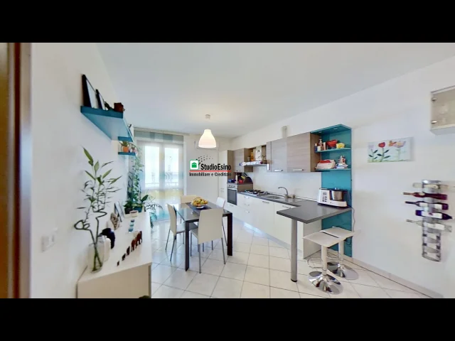 Appartamenti in Vendita - Tre locali con garage recente costruzione