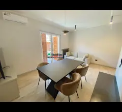 Appartamenti in Vendita - 3 locali ristrutturato primo ingresso