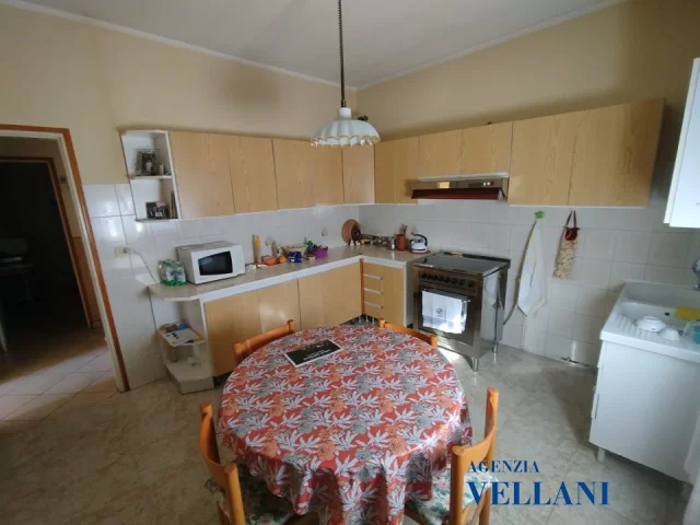 Vendesi casa indipendente a rovereto sul secchia