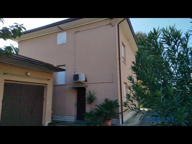 Appartamenti in Vendita - Vendesi casa indipendente a rovereto sul secchia