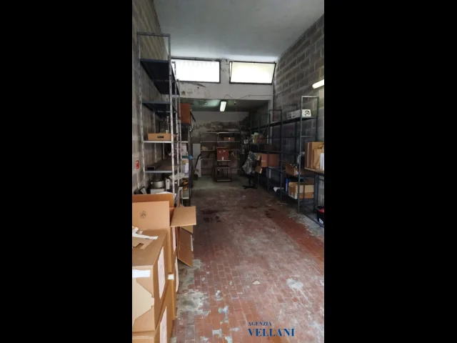Appartamenti in Vendita - Affittasi magazzino al piano terra in centro storico