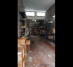 Appartamenti in Vendita - Affittasi magazzino al piano terra in centro storico