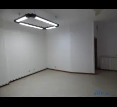 Vendesi laboratorio in centro storico a carpi