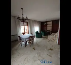 Vendesi appartamento di grandi dimensioni in centro storico