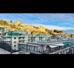 Appartamenti in Vendita - Sanremo comodo attico con vista mare e città!