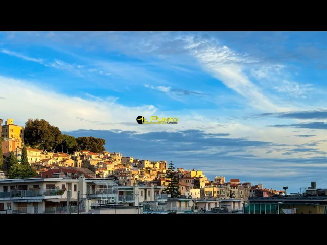 Appartamenti in Vendita - Sanremo comodo attico con vista mare e città!