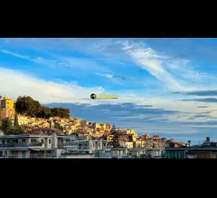 Appartamenti in Vendita - Sanremo comodo attico con vista mare e città!