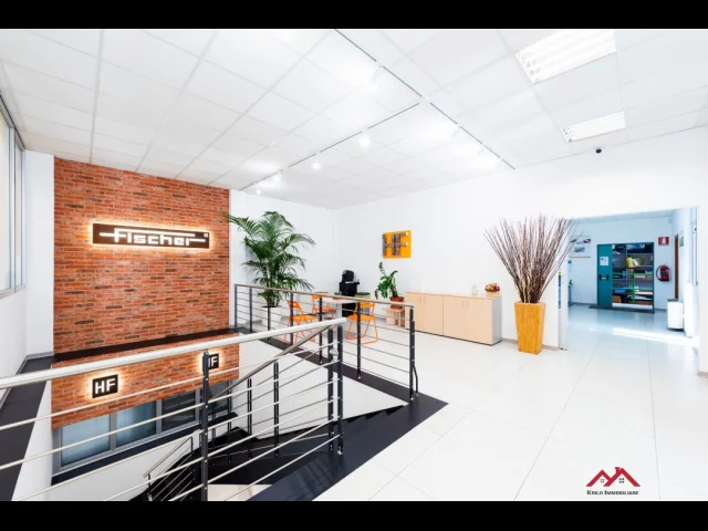Appartamenti in Vendita - Capannone adibito uso uffici/magazzini/laboratori