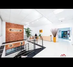 Capannone adibito uso uffici/magazzini/laboratori