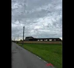 Appartamenti in Vendita - Cascina con terreno agricolo di 20 pertiche