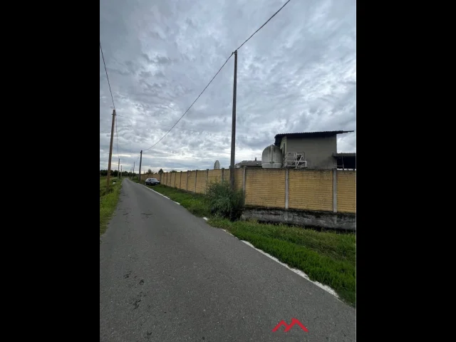 Appartamenti in Vendita - Cascina con terreno agricolo di 20 pertiche