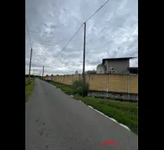 Appartamenti in Vendita - Cascina con terreno agricolo di 20 pertiche