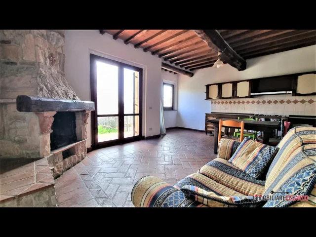 Appartamenti in Vendita - Appartamento con ingresso indipendente e giardino