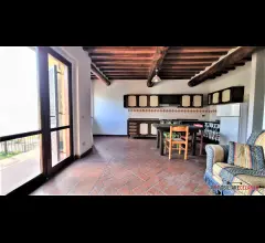 Appartamenti in Vendita - Appartamento con ingresso indipendente e giardino
