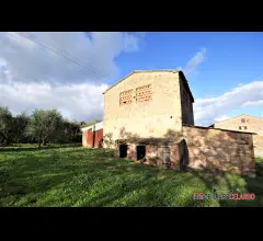 Appartamenti in Vendita - Capanna libera su 4 lati