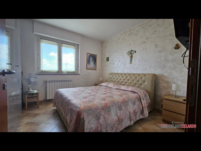 Appartamenti in Vendita - Appartamento al quarto piano con ascensore