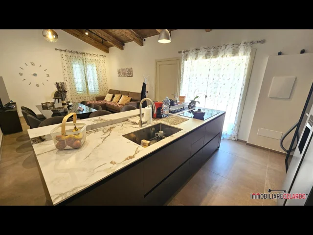 Appartamenti in Vendita - Villa di nuova costruzione libera su 4 lati