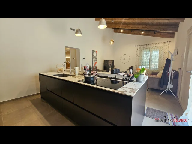 Appartamenti in Vendita - Villa di nuova costruzione libera su 4 lati