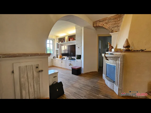 Appartamenti in Vendita - Appartamento con ingresso indipendente e resede esclusivo