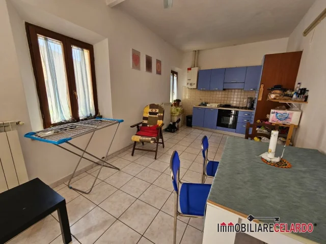 Appartamento al piano secondo con ampia terrazza
