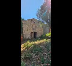 Capanna indipendente da ristrutturare