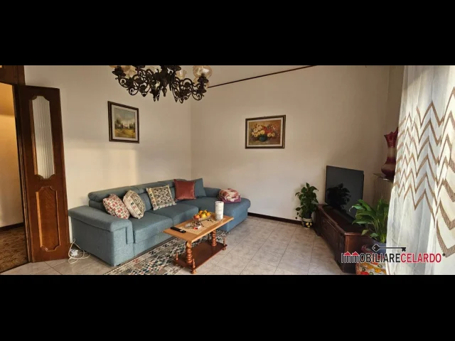 Ampio appartamento con mansarda e garage