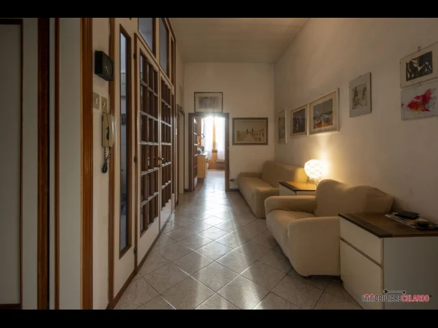 Appartamenti in Vendita - Appartamento con mansarda