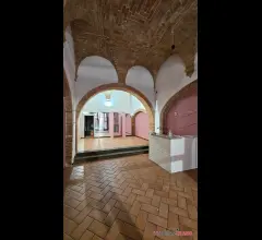 Appartamenti in Vendita - Fondo commerciale