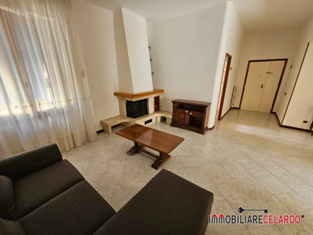Appartamenti in Vendita - Appartamento con grande terrazza