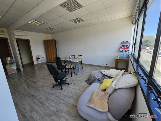 Appartamenti in Vendita - Ufficio con vista panoramica