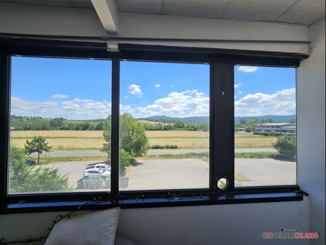 Appartamenti in Vendita - Ufficio con vista panoramica