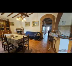 Appartamenti in Vendita - Due appartamenti al piano terra con ingresso indipendente