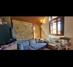 Appartamento con ingresso indipendente e resede