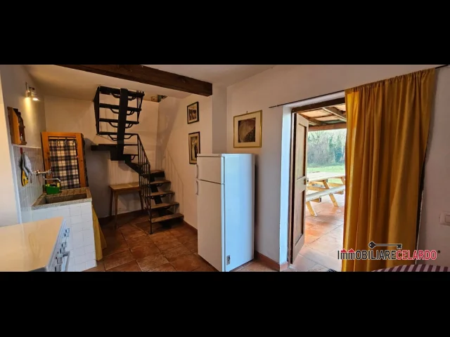 Appartamenti in Vendita - Magazzino terratetto con giardino
