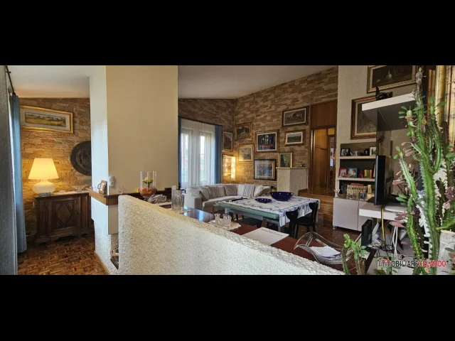 Appartamenti in Vendita - Villa libera su 4 lati